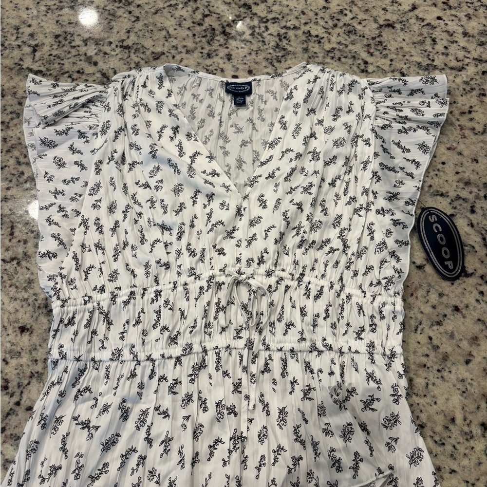 Scoop White Floral Women's Blouse